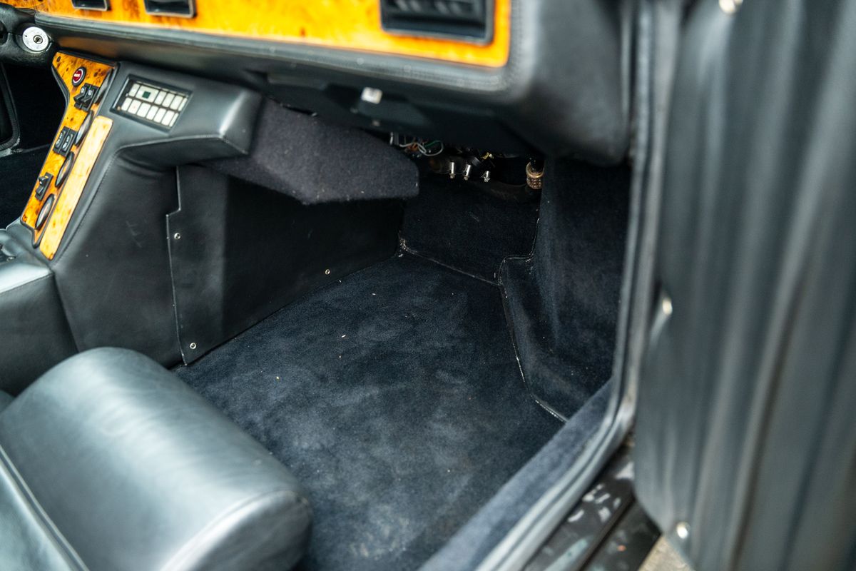 1991 De Tomaso Pantera 90 Si