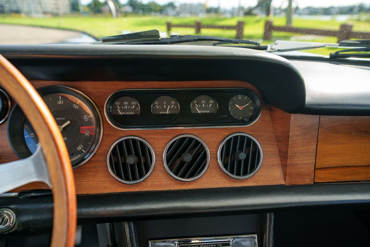 1967 Ferrari 330 GT 2+2