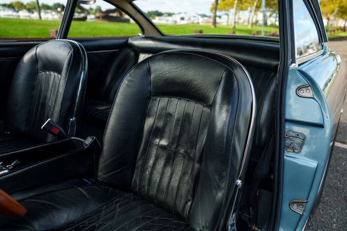 1967 Ferrari 330 GT 2+2
