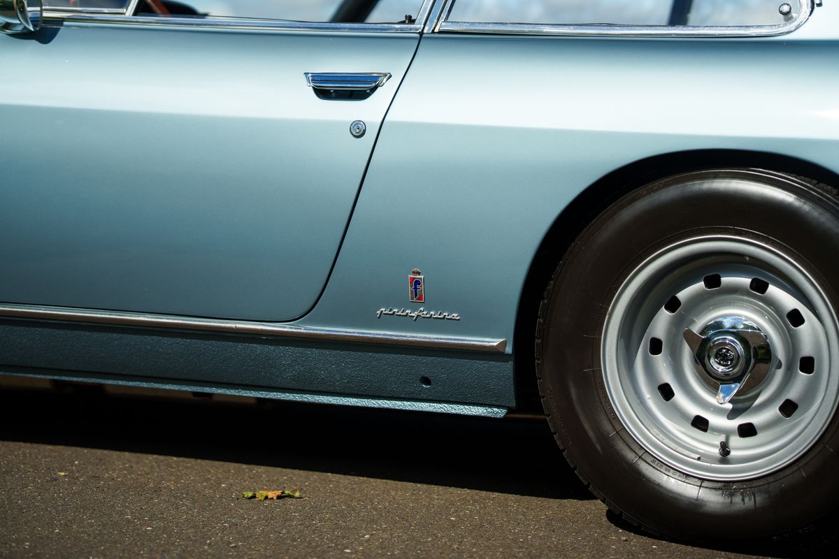 1967 Ferrari 330 GT 2+2
