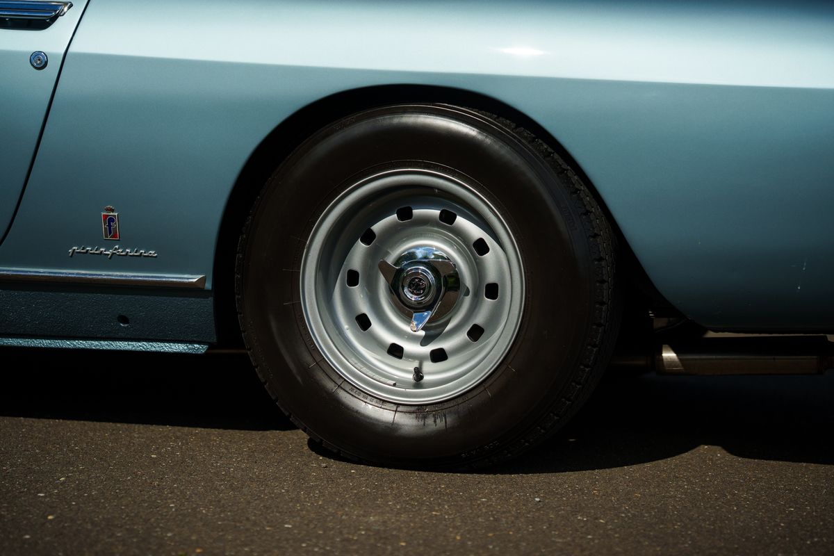1967 Ferrari 330 GT 2+2
