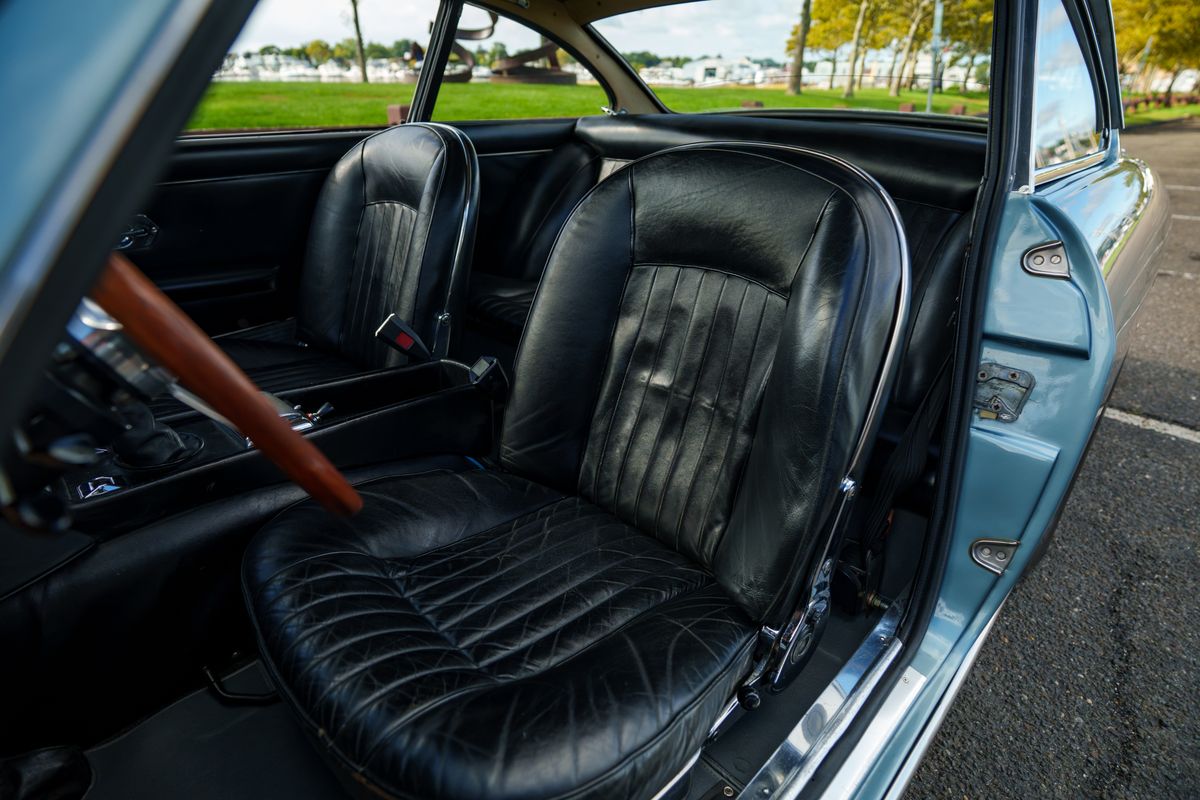 1967 Ferrari 330 GT 2+2