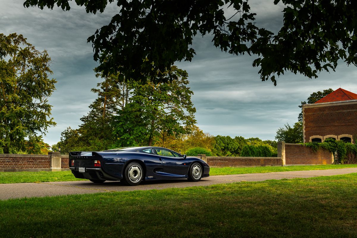 1993 Jaguar XJ220