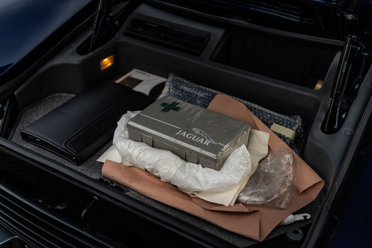 1993 Jaguar XJ220