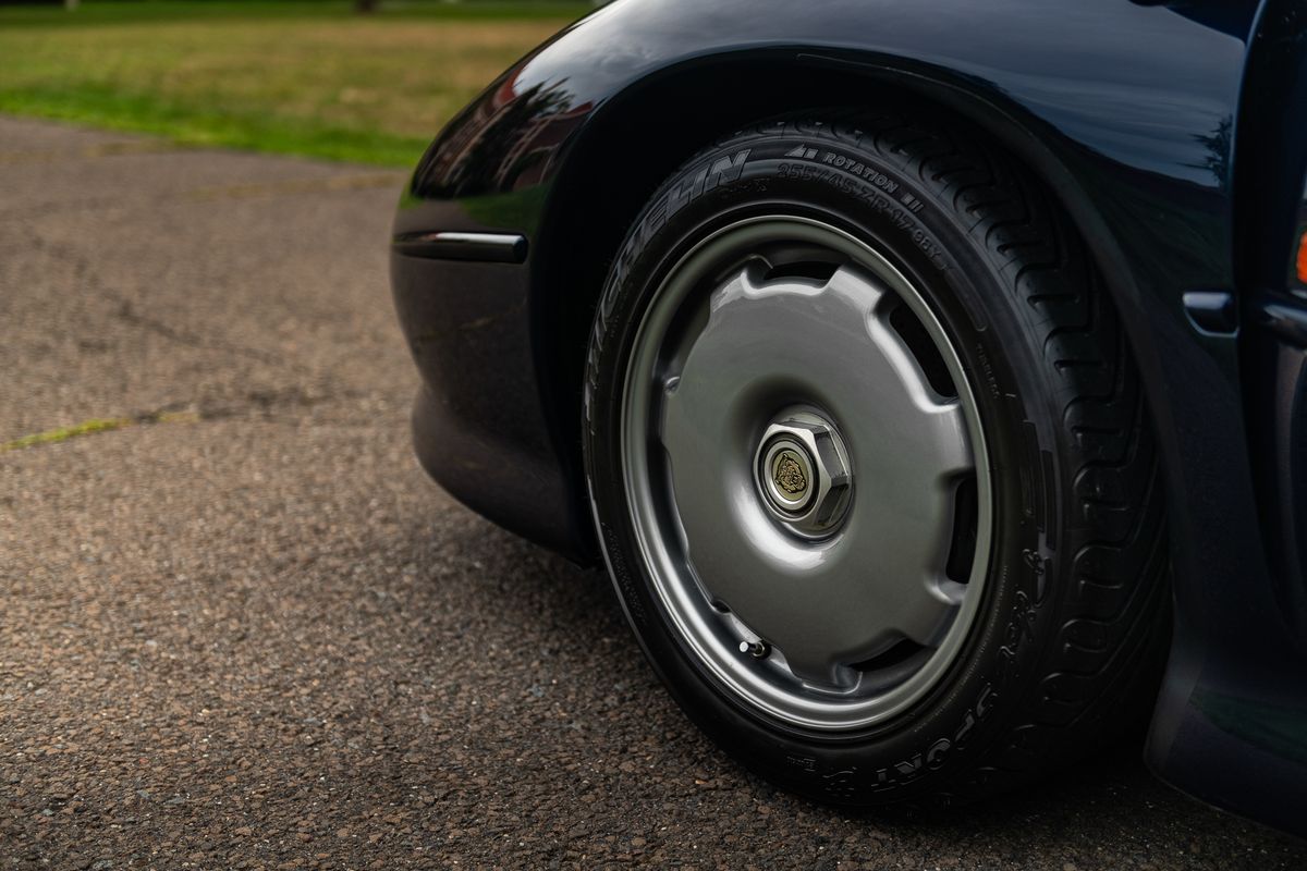 1993 Jaguar XJ220