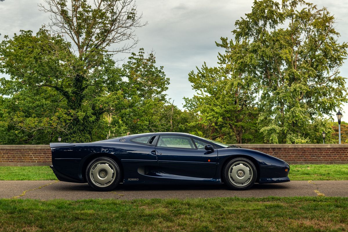 1993 Jaguar XJ220