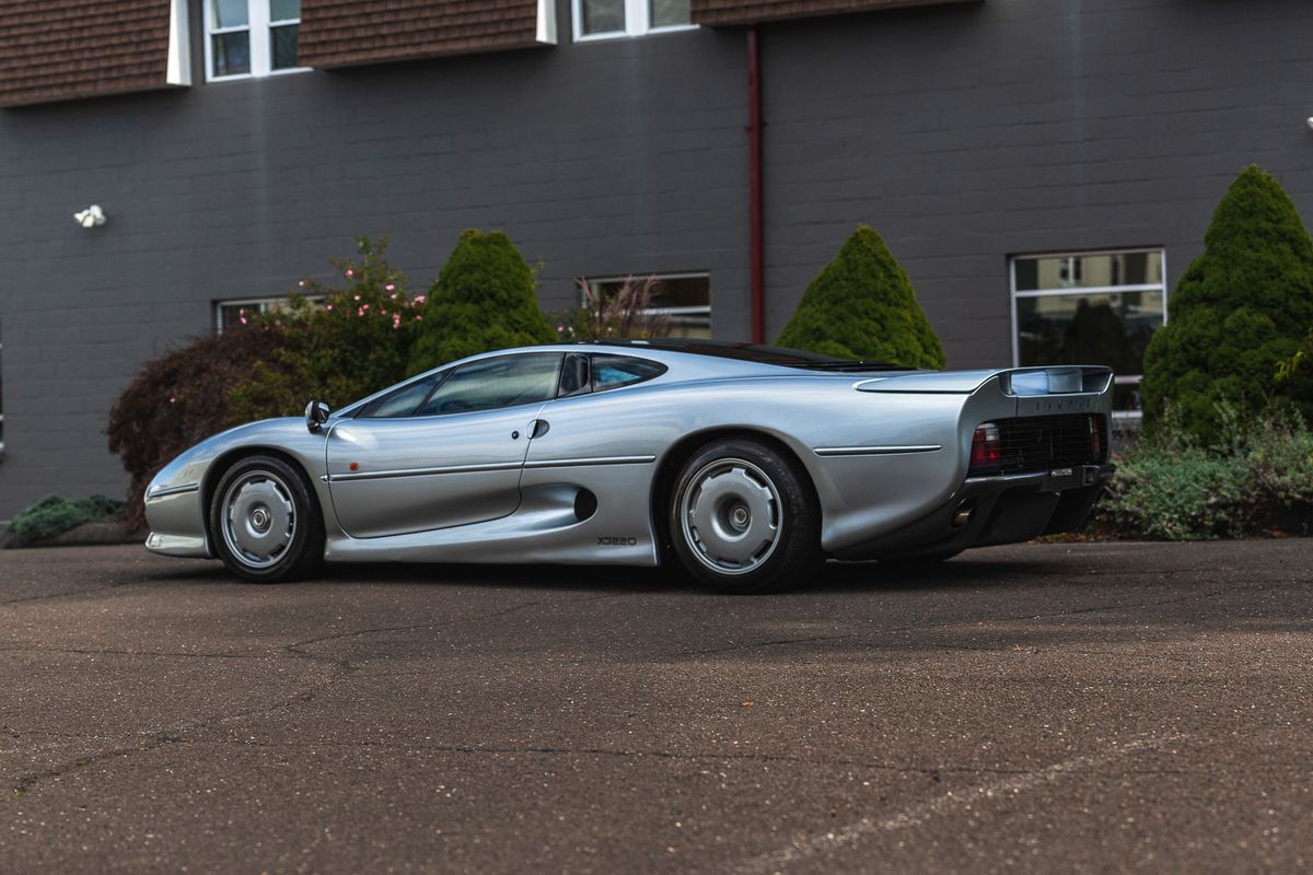 1993 Jaguar XJ220