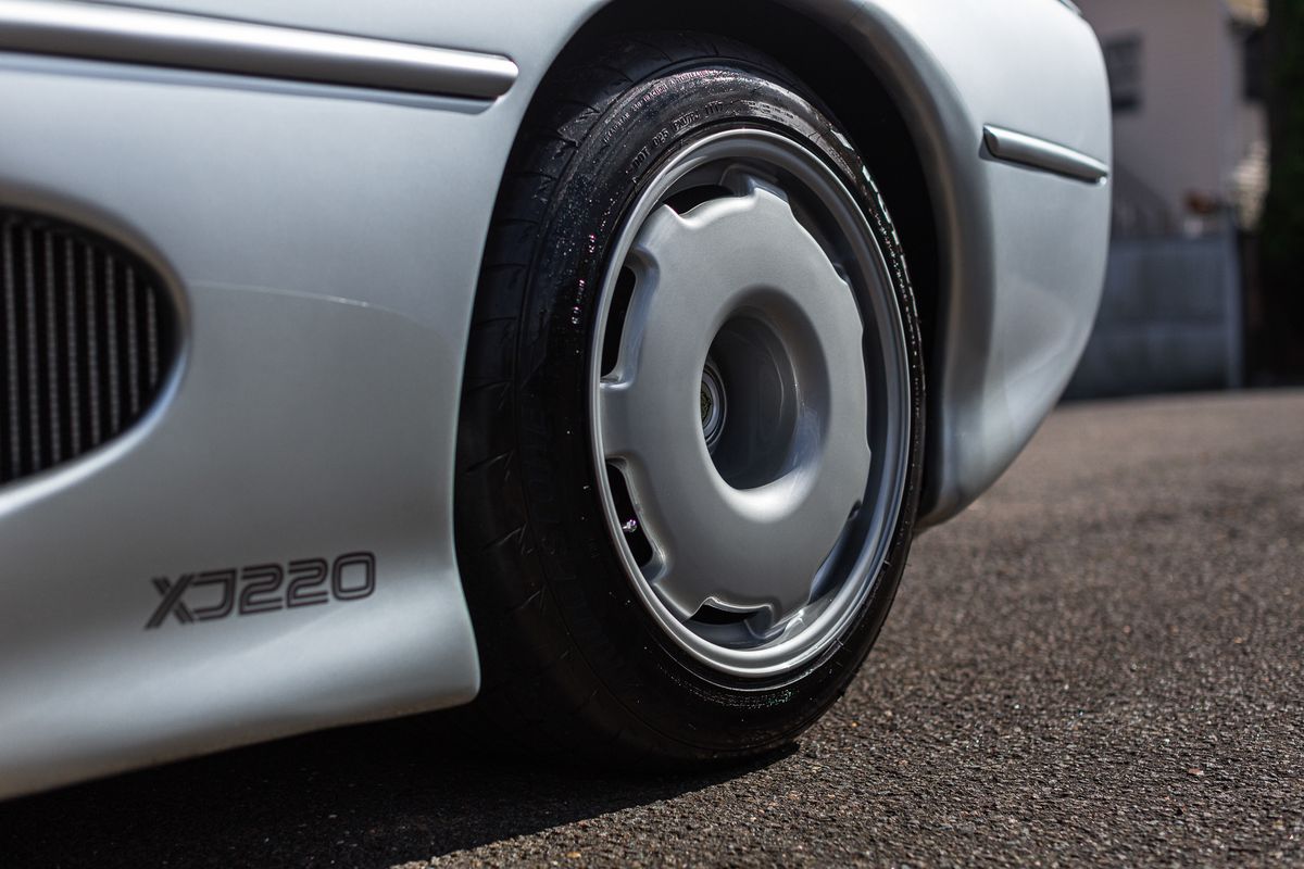 1993 Jaguar XJ220