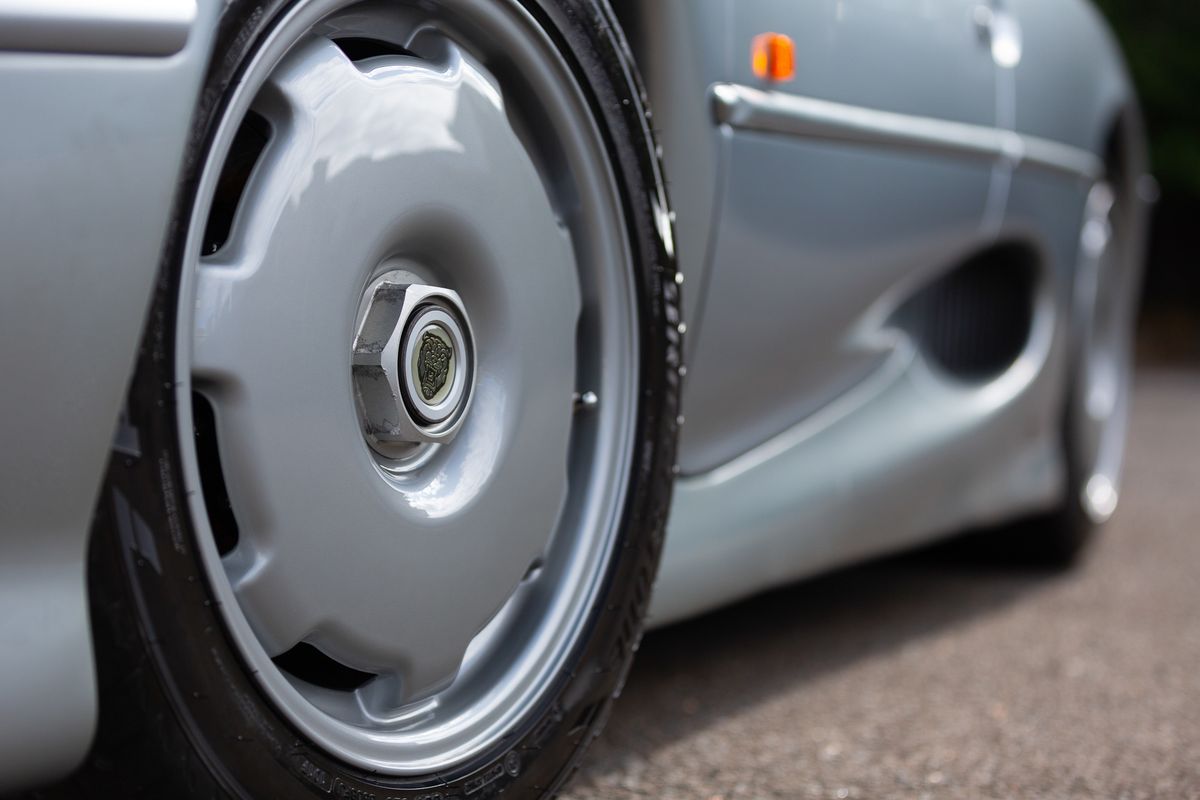 1993 Jaguar XJ220