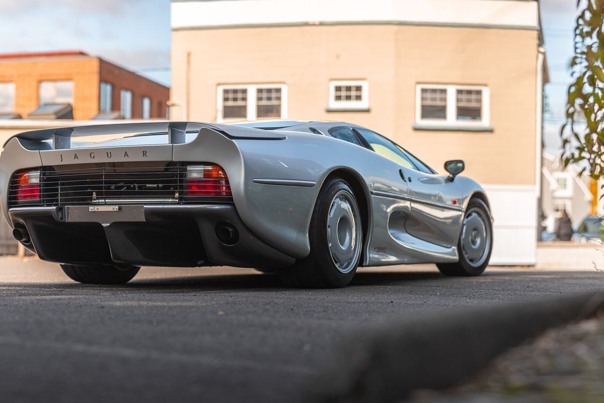 1993 Jaguar XJ220