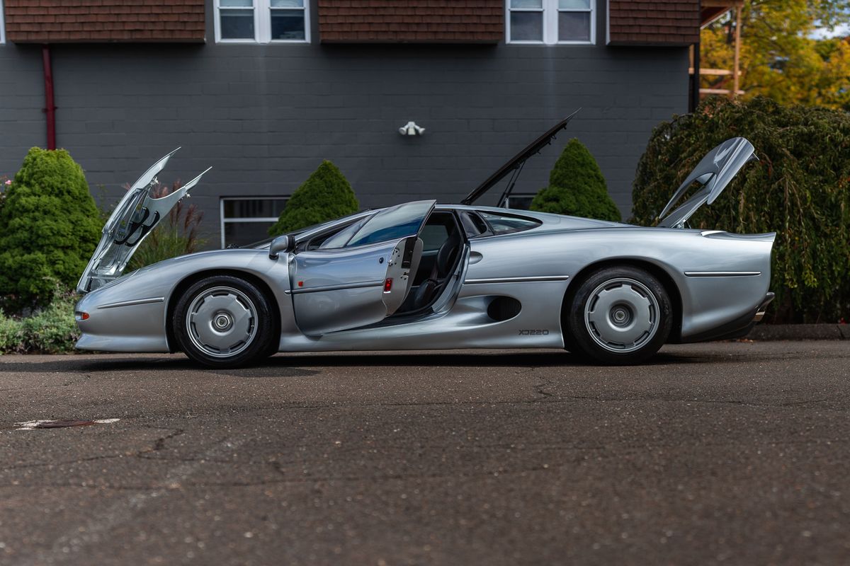 1993 Jaguar XJ220
