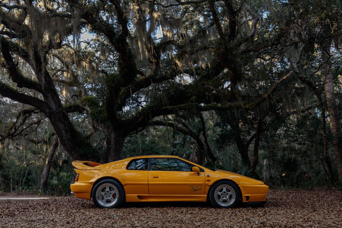 1994 Lotus Esprit Sport 300