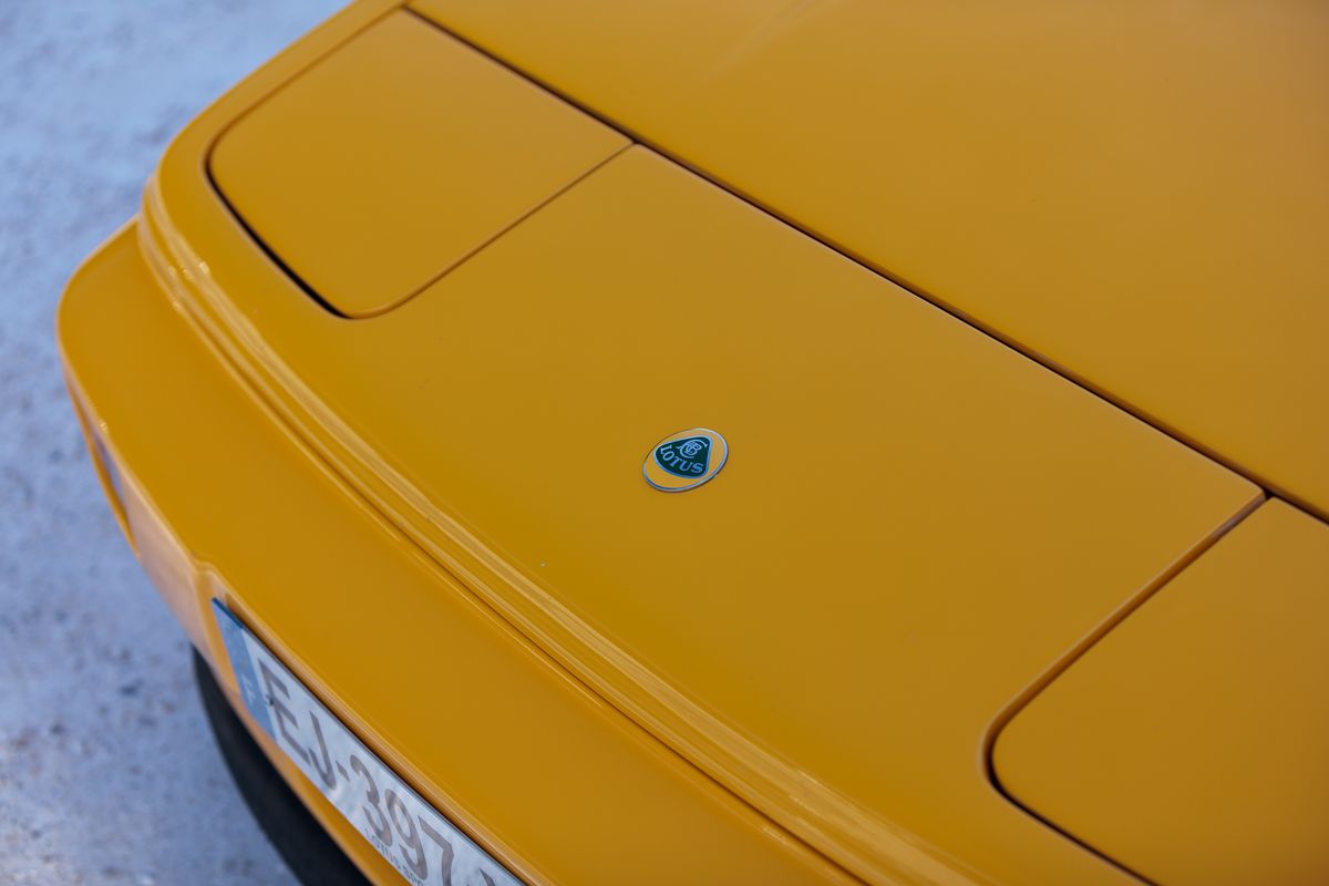 1994 Lotus Esprit Sport 300