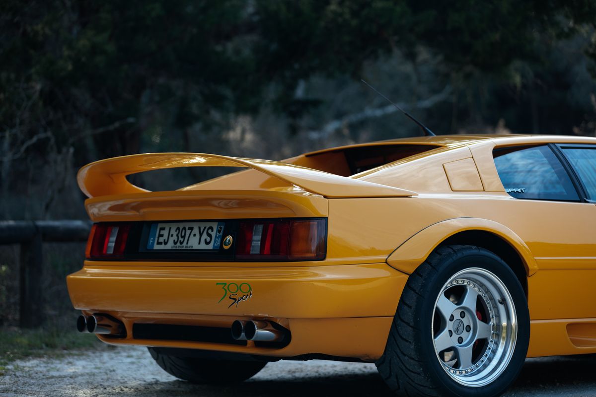 1994 Lotus Esprit Sport 300