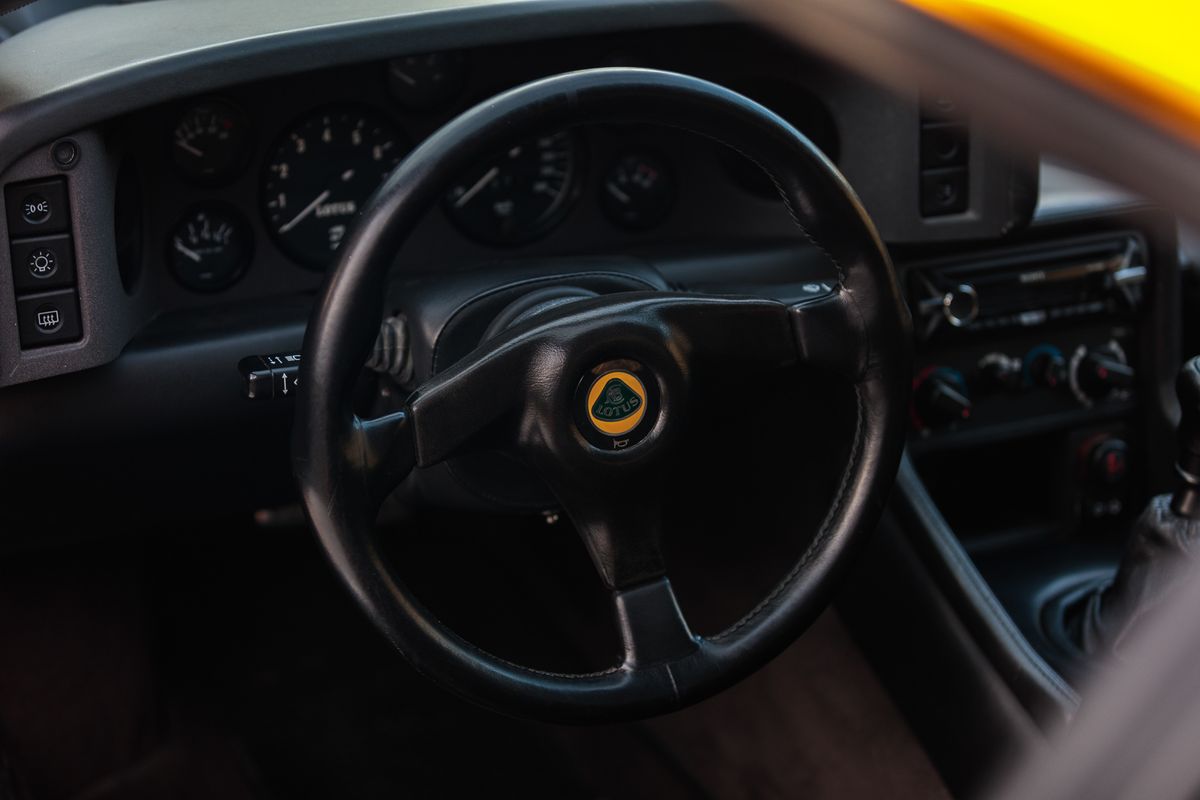 1994 Lotus Esprit Sport 300