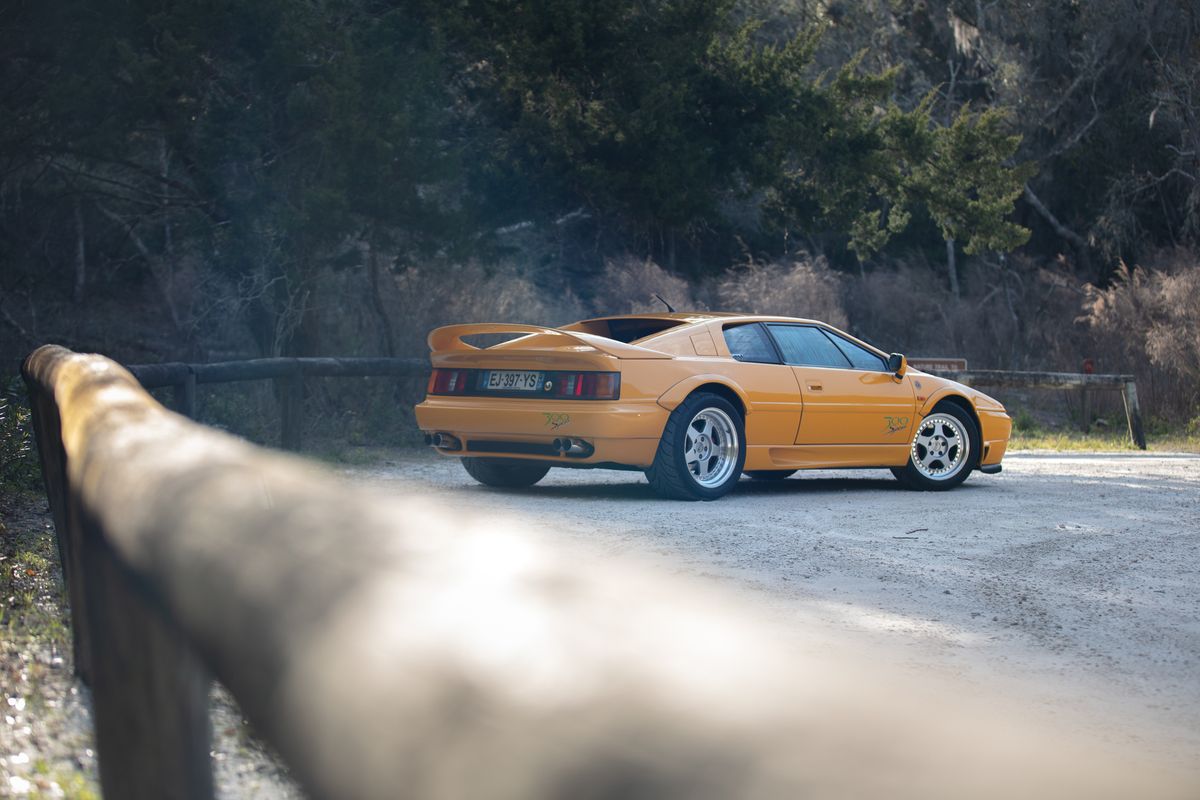 1994 Lotus Esprit Sport 300