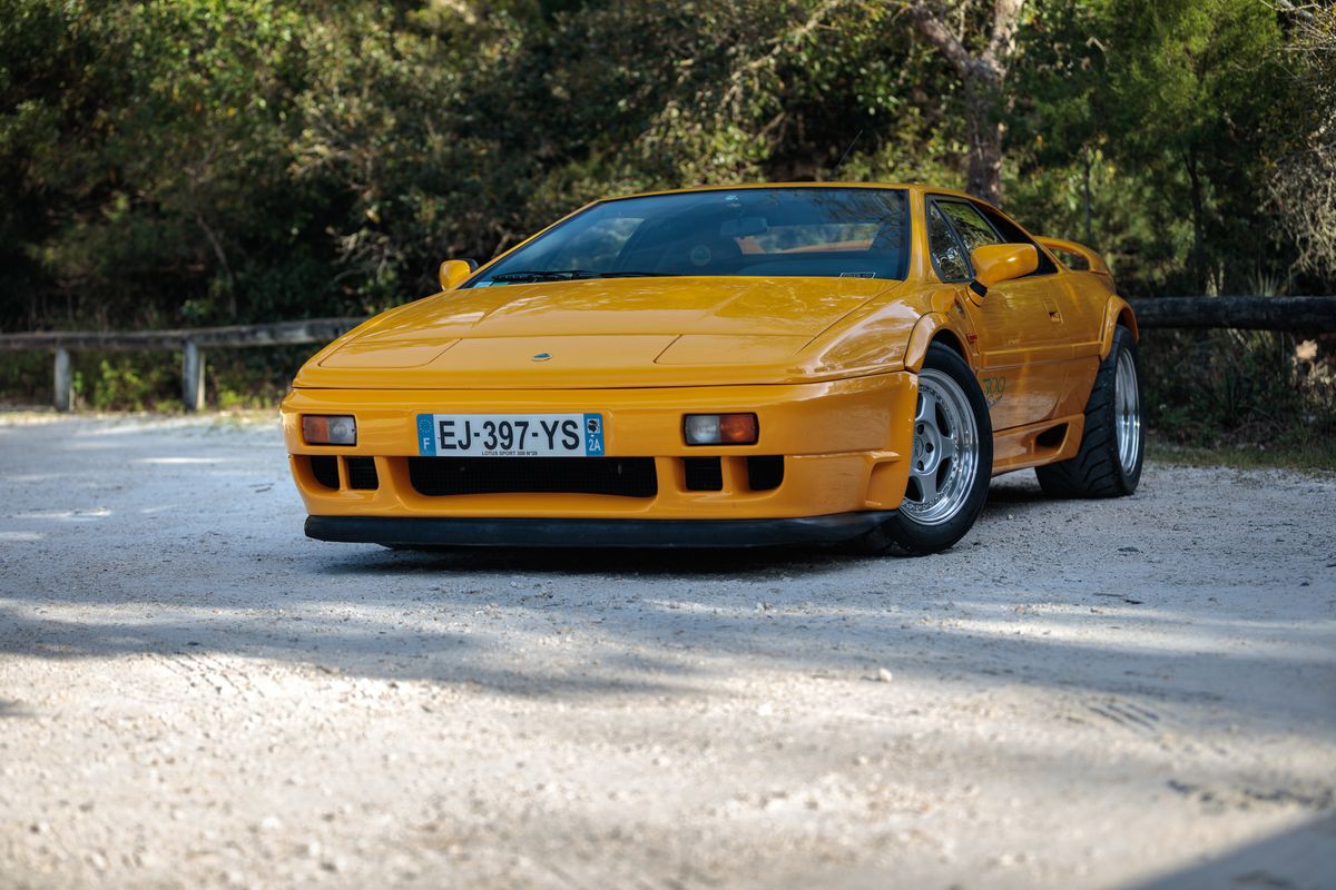 1994 Lotus Esprit Sport 300