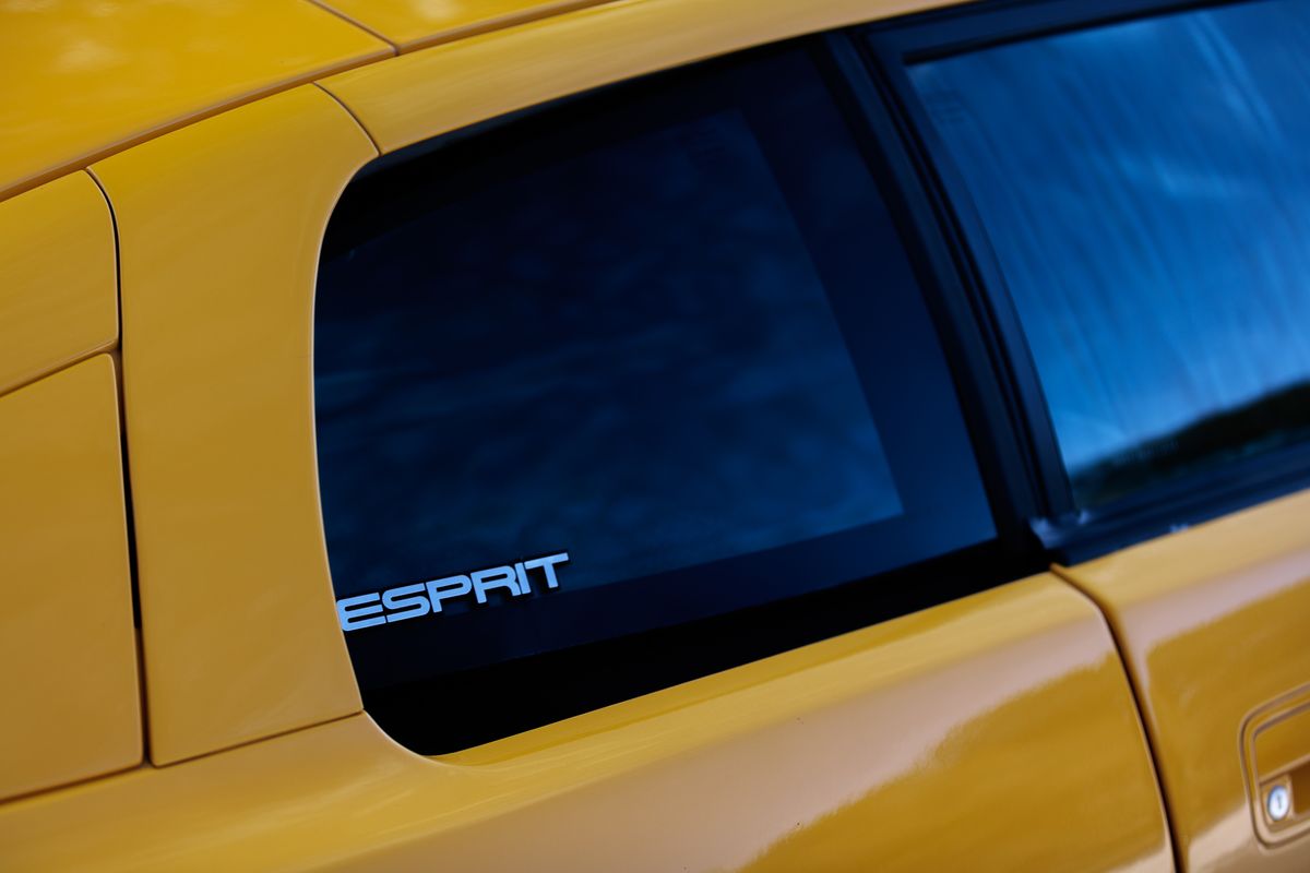 1994 Lotus Esprit Sport 300