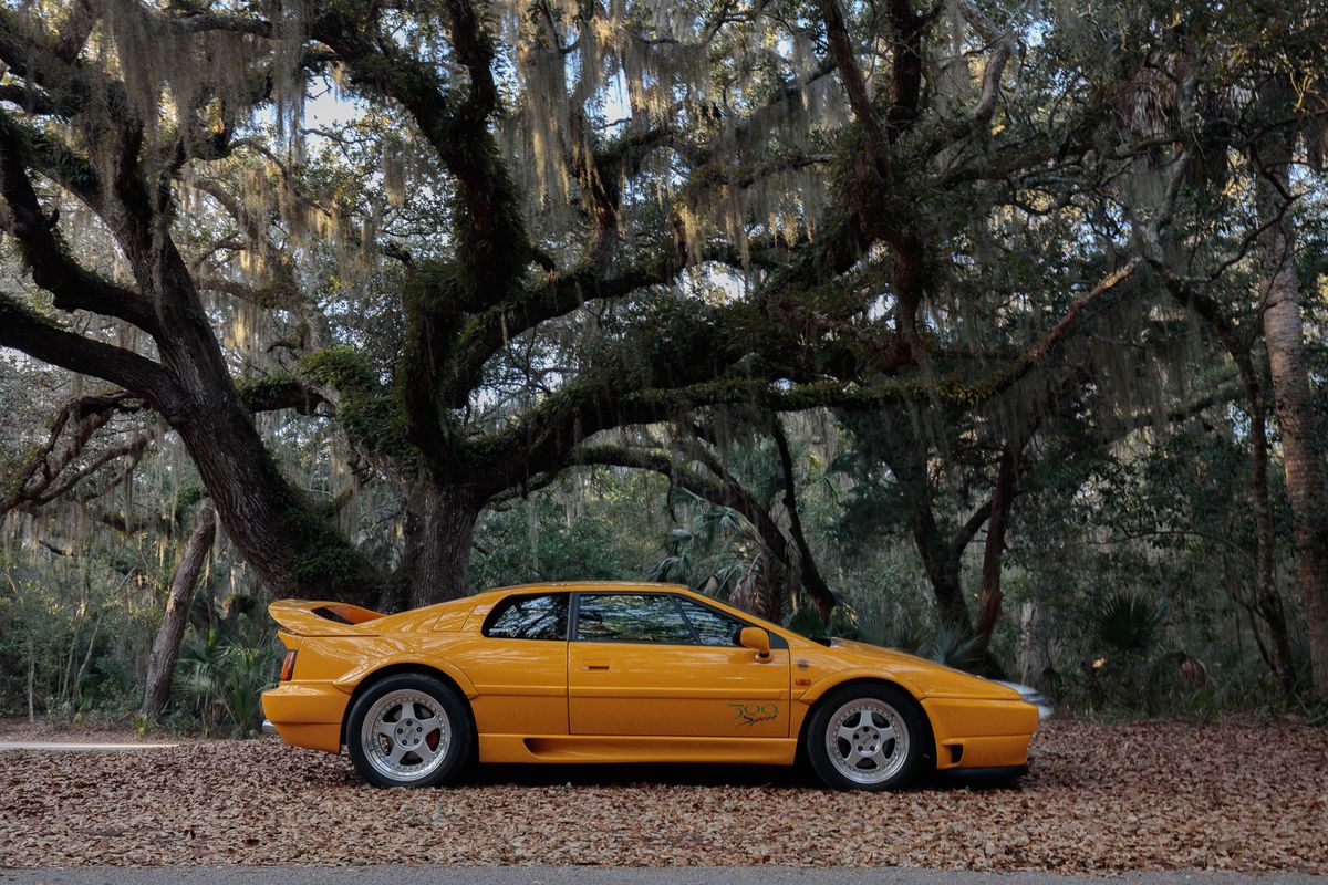 1994 Lotus Esprit Sport 300