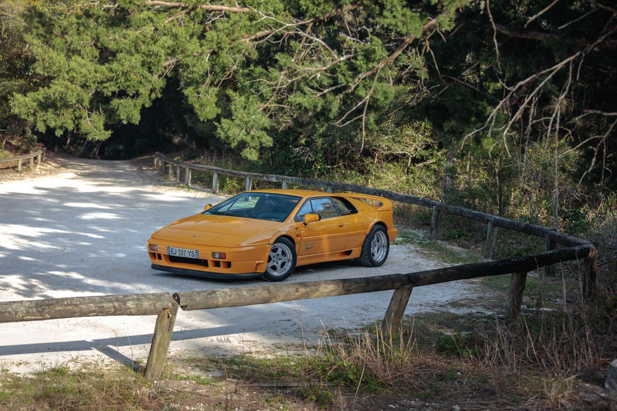 1994 Lotus Esprit Sport 300