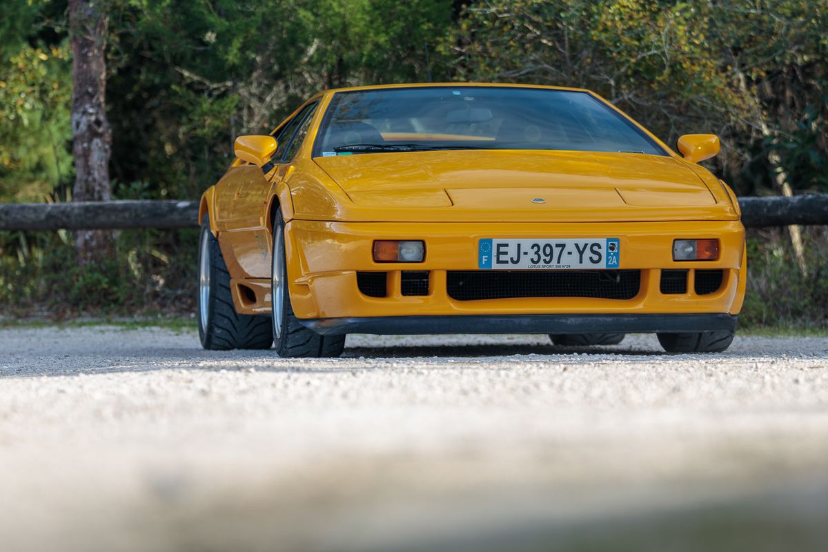 1994 Lotus Esprit Sport 300