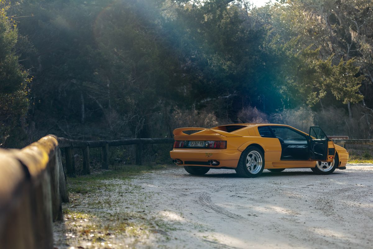 1994 Lotus Esprit Sport 300