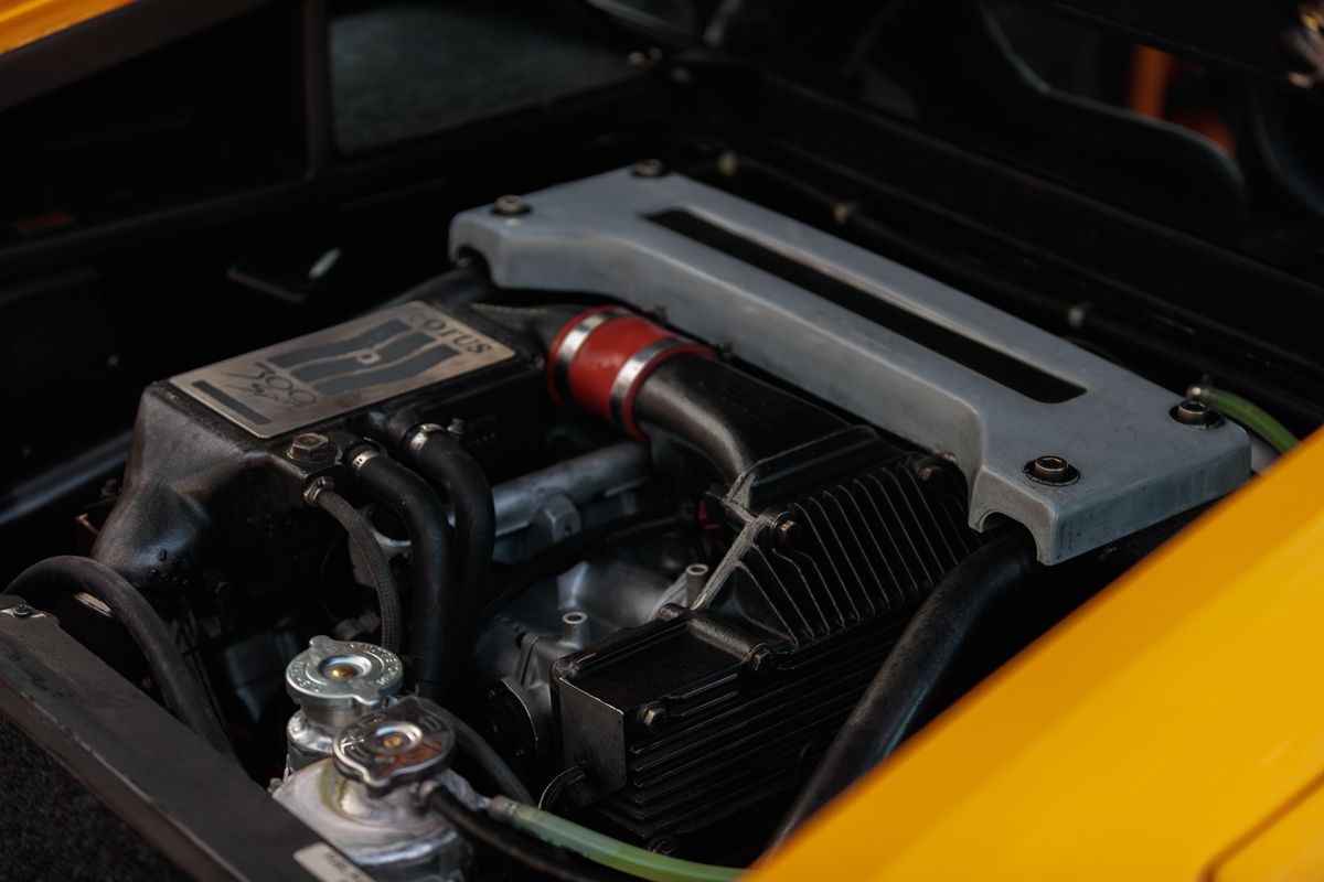 1994 Lotus Esprit Sport 300