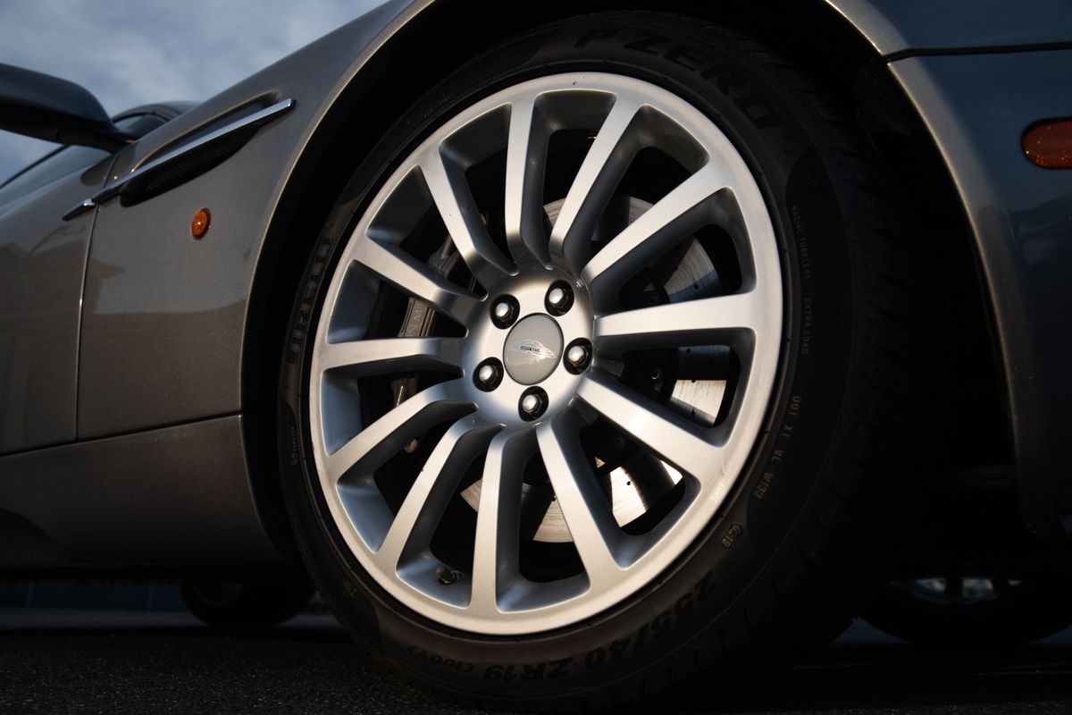 2002 Aston Martin V12 Vanquish 6-Speed Manual