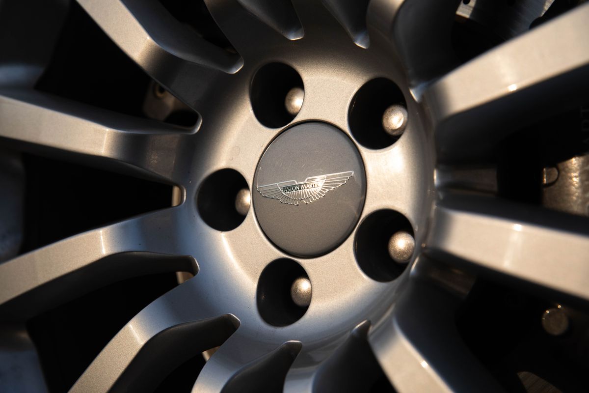 2002 Aston Martin V12 Vanquish 6-Speed Manual