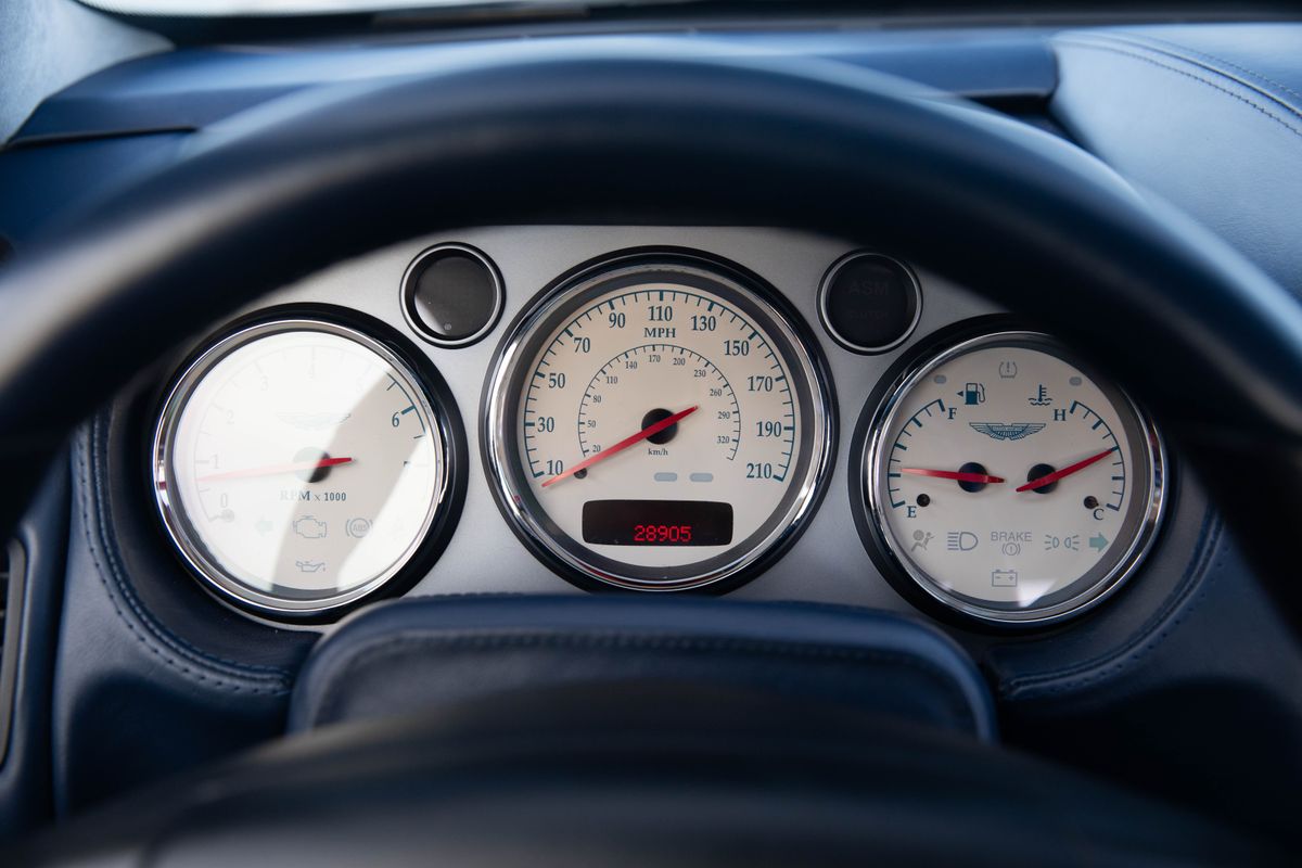 2002 Aston Martin V12 Vanquish 6-Speed Manual