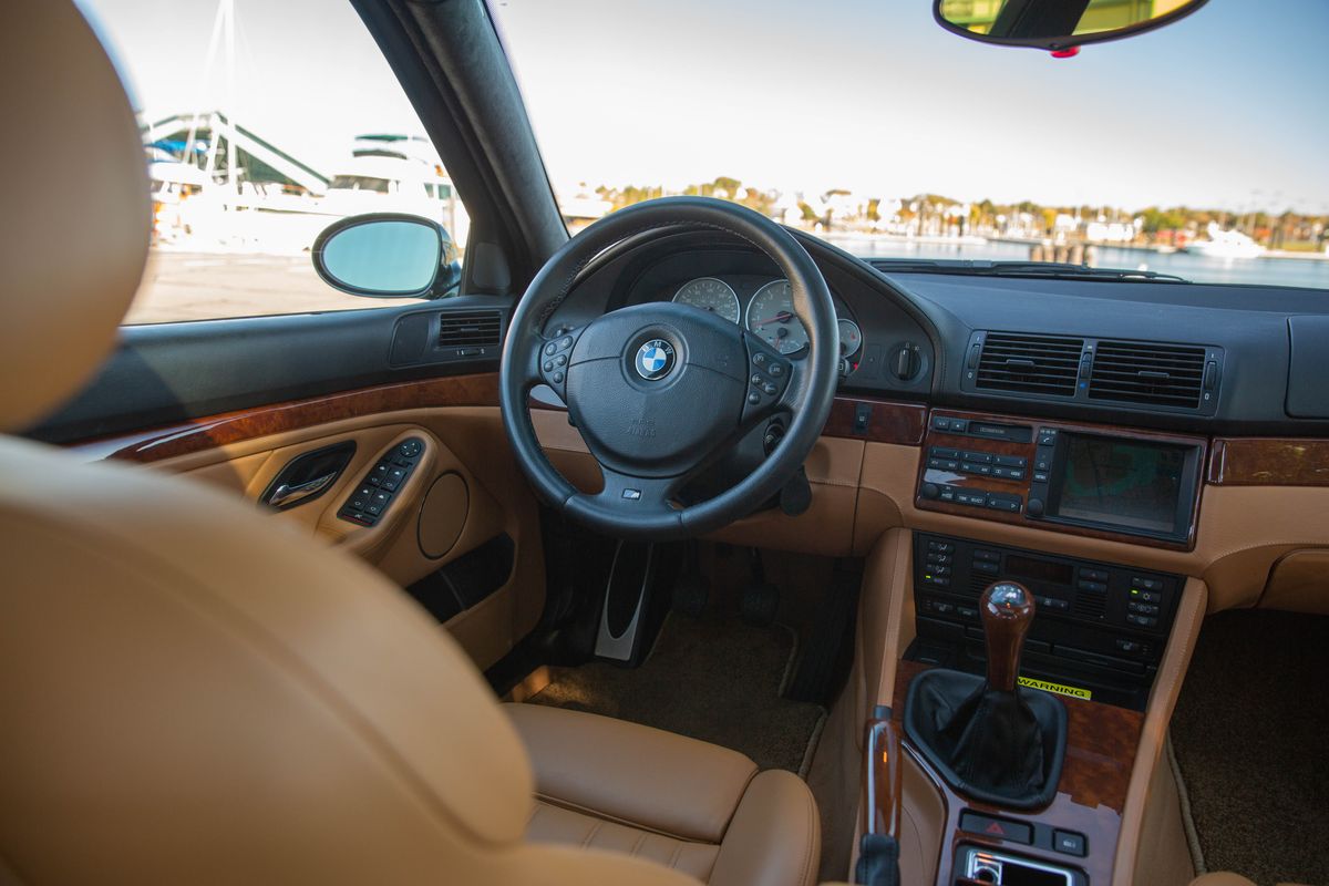 2000 BMW M5