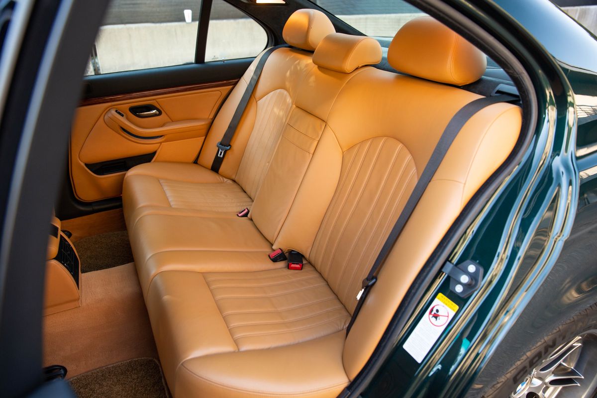2000 BMW M5