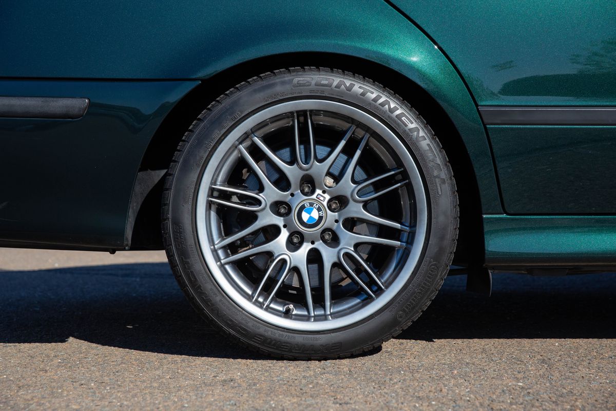 2000 BMW M5
