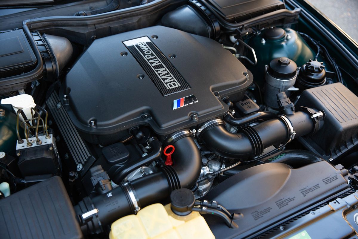 2000 BMW M5