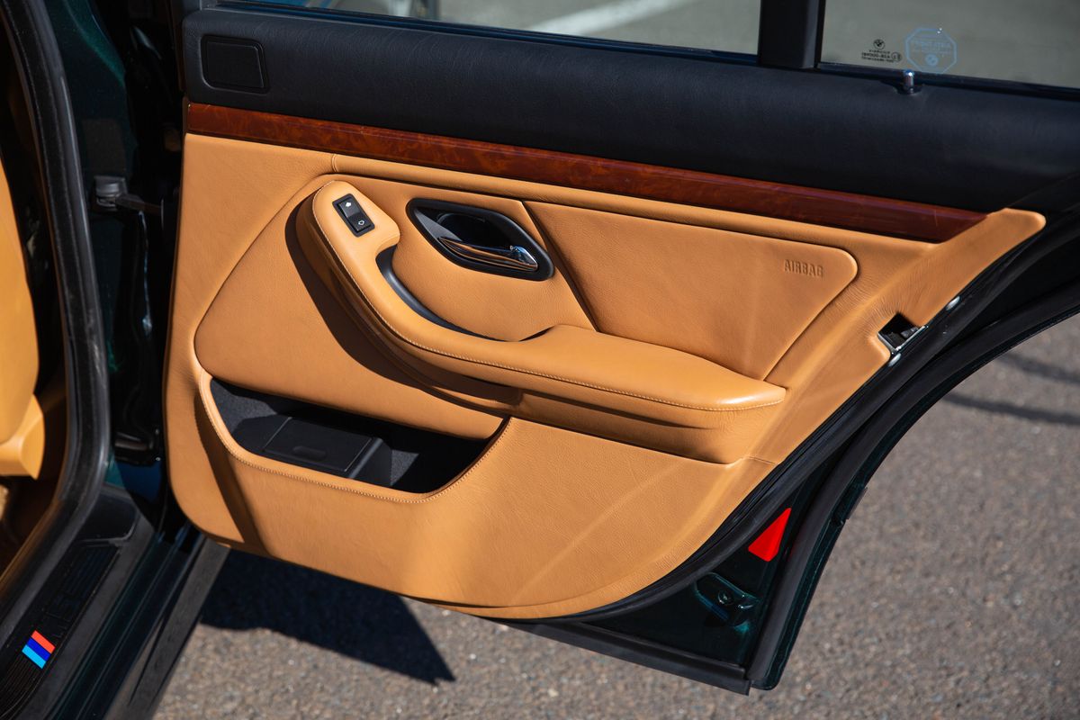 2000 BMW M5