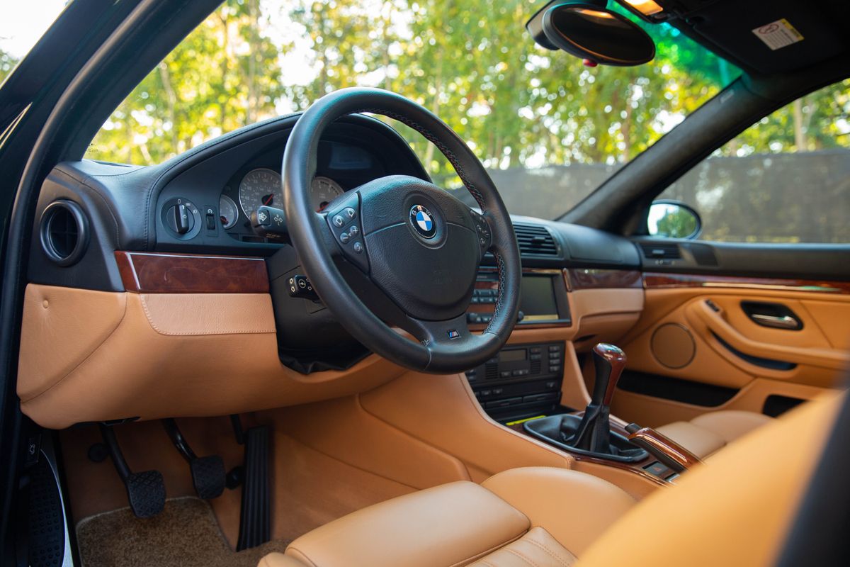 2000 BMW M5