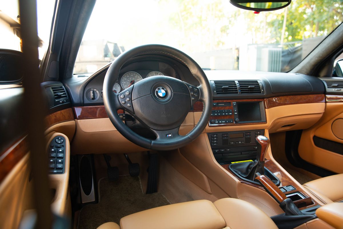 2000 BMW M5