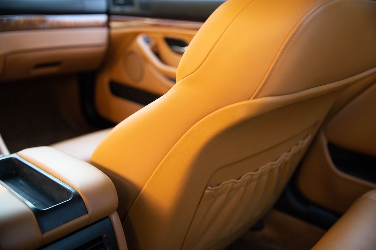 2000 BMW M5