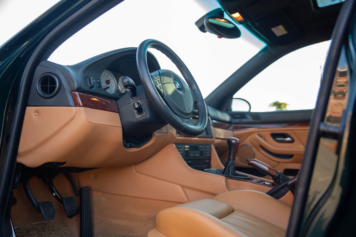 2000 BMW M5