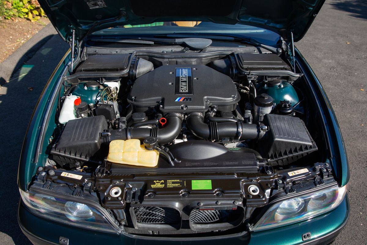 2000 BMW M5