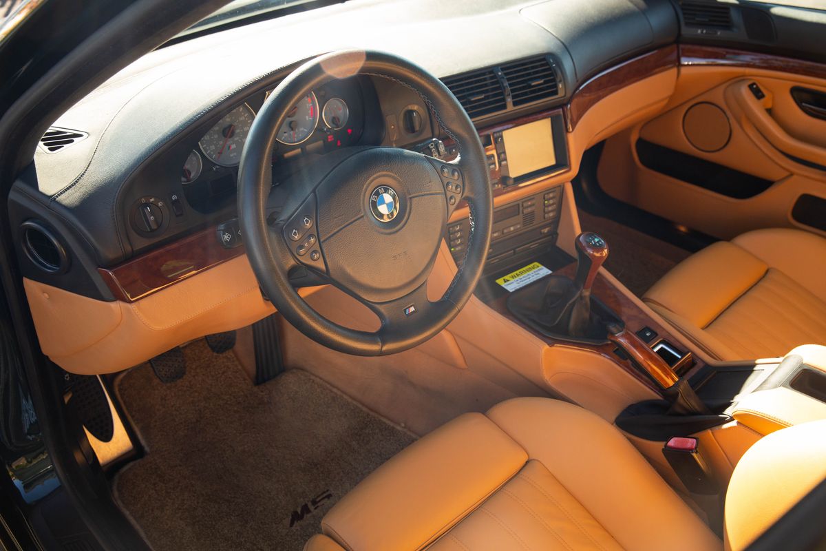 2000 BMW M5