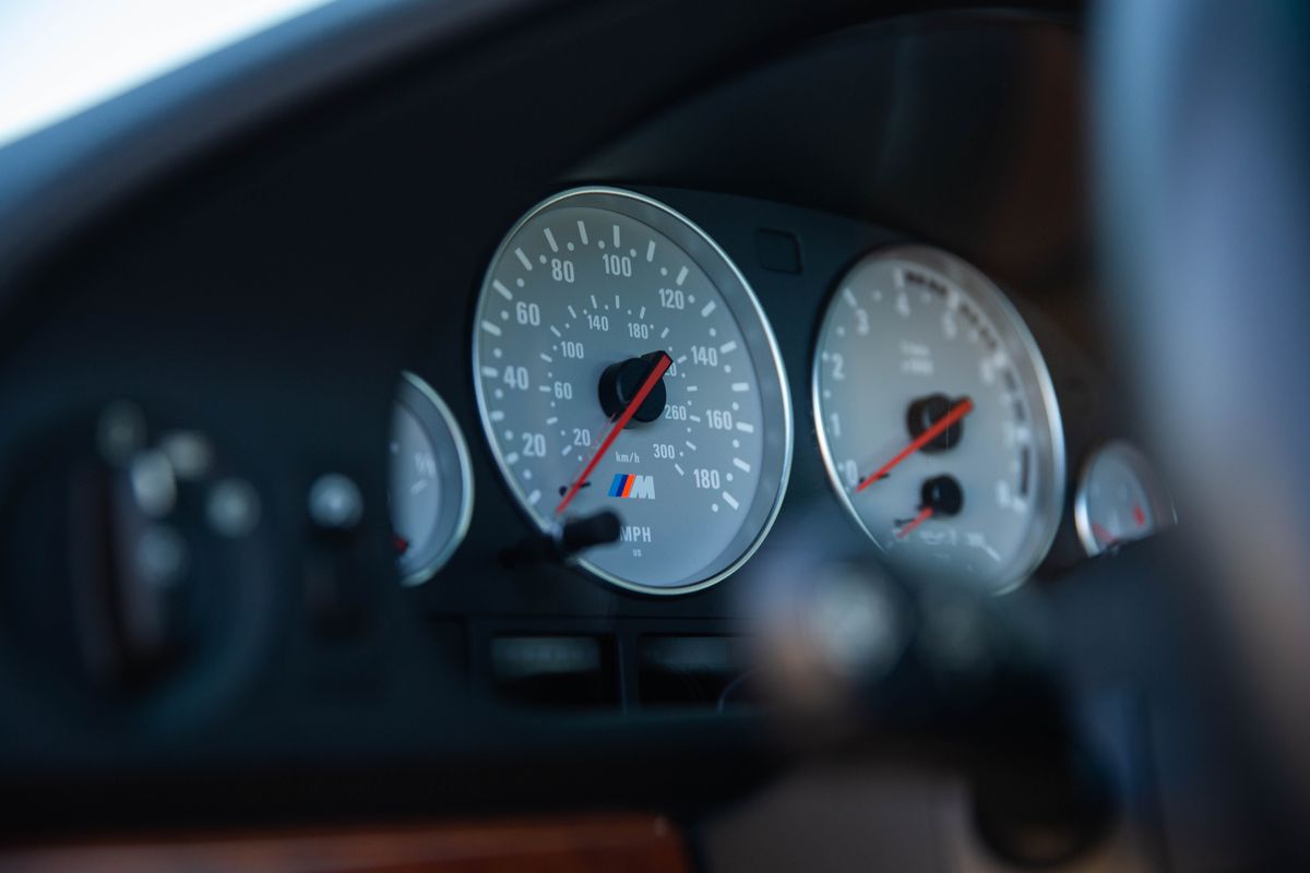2000 BMW M5