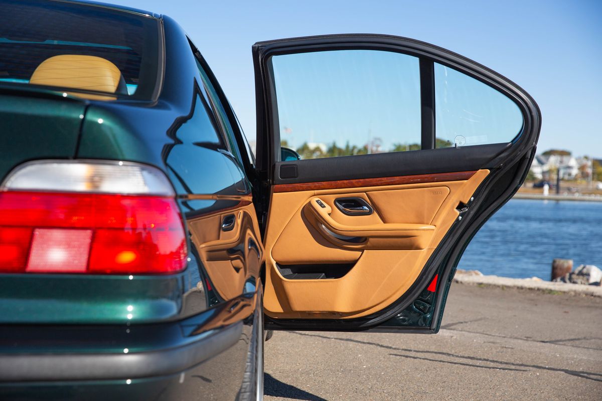 2000 BMW M5