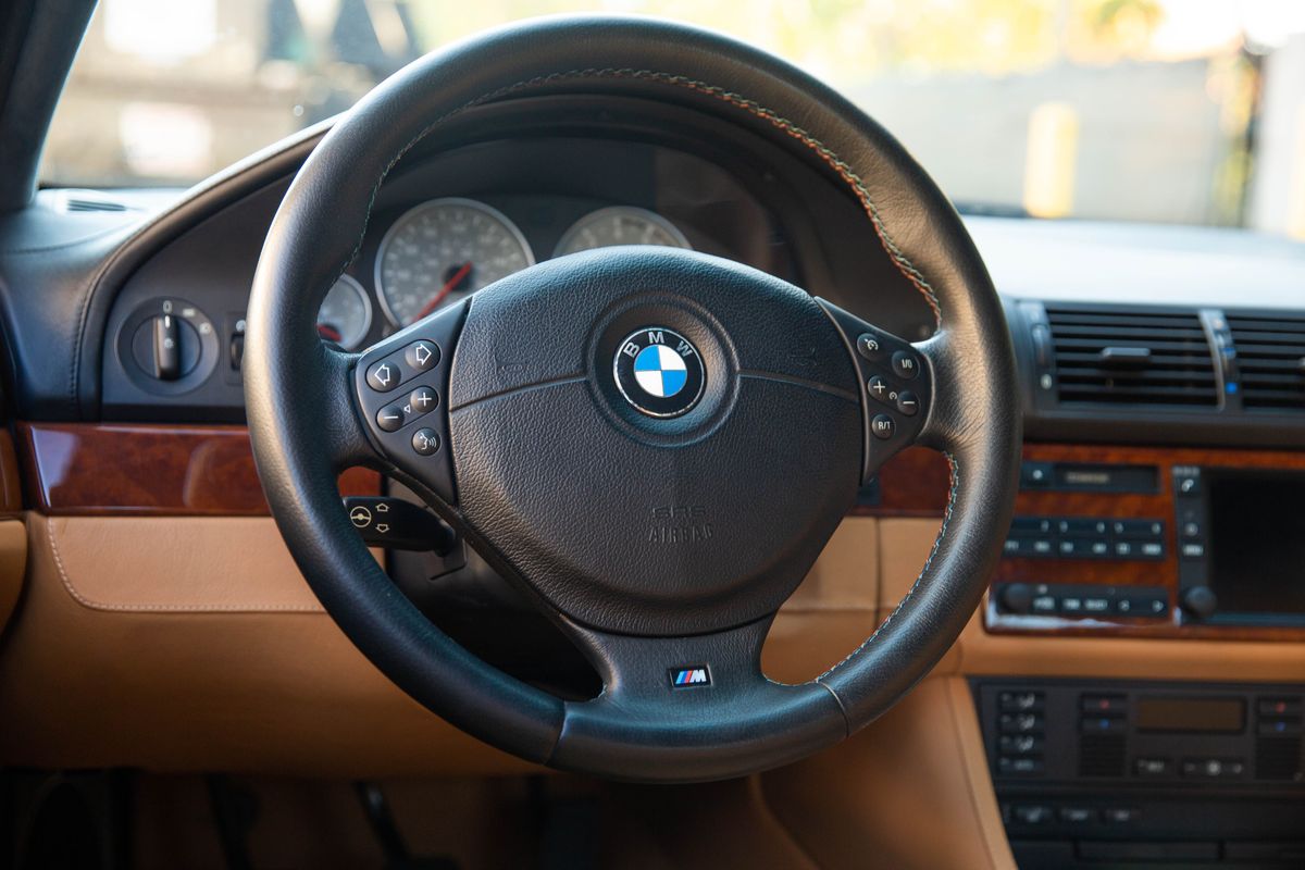 2000 BMW M5