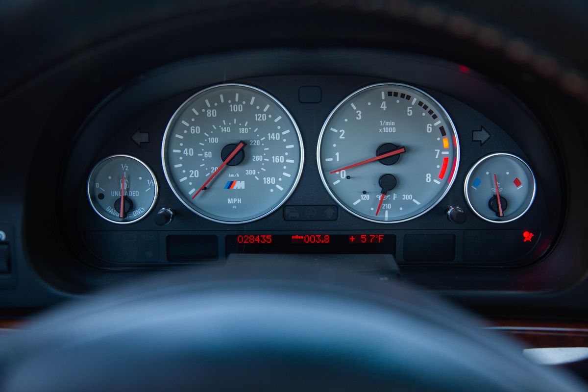 2000 BMW M5