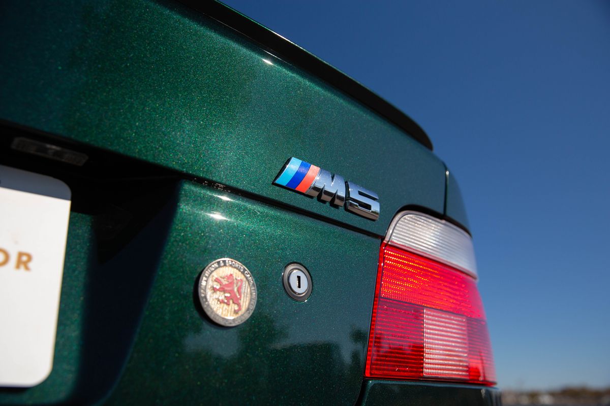 2000 BMW M5