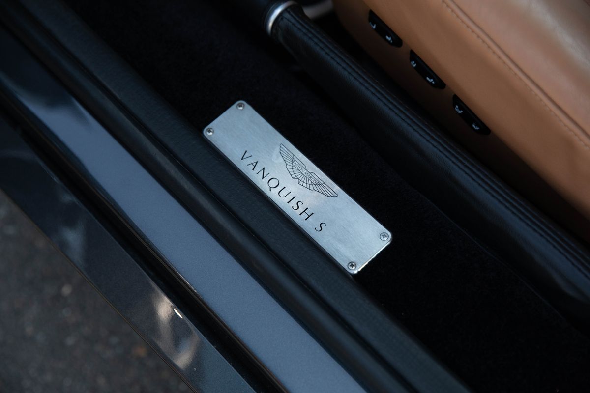 2006 Aston Martin V12 Vanquish S 6-Speed Manual