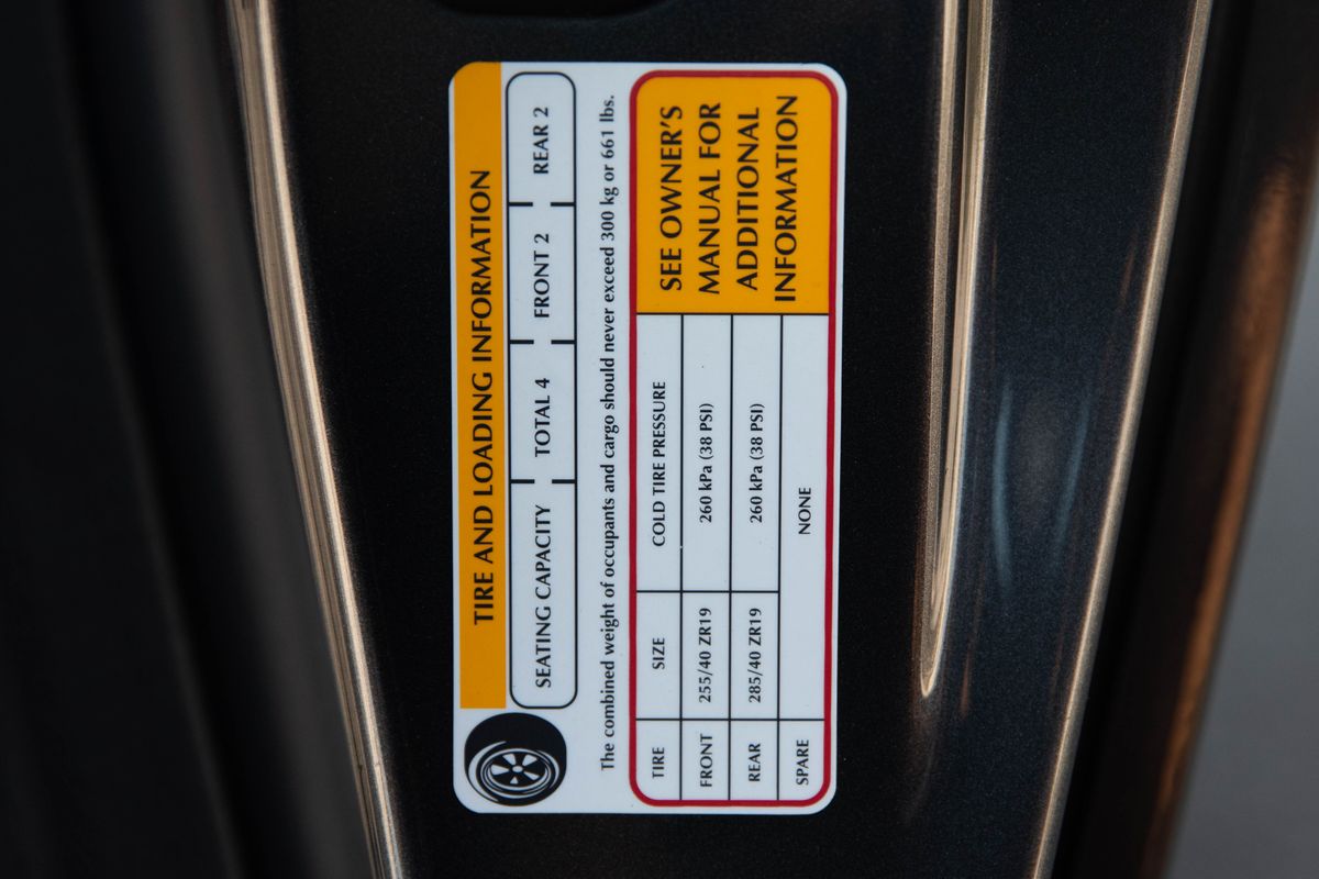 2006 Aston Martin V12 Vanquish S 6-Speed Manual
