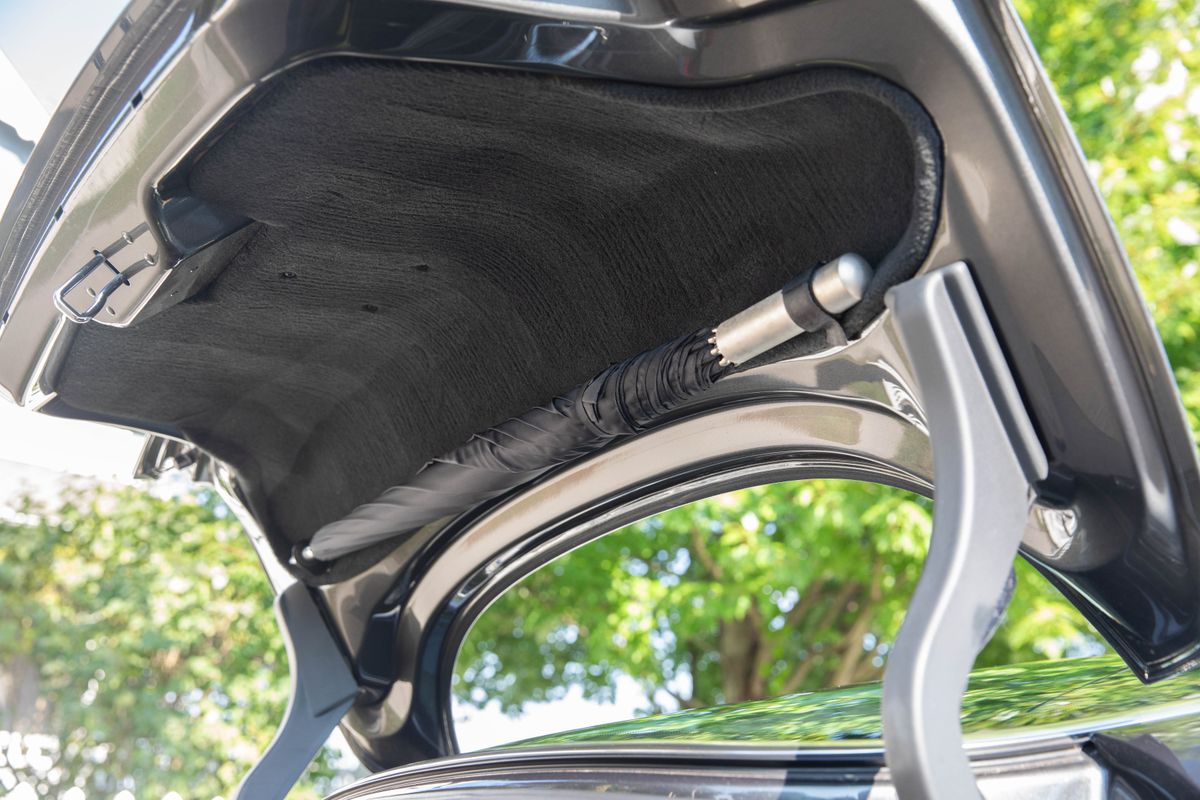 2006 Aston Martin V12 Vanquish S 6-Speed Manual