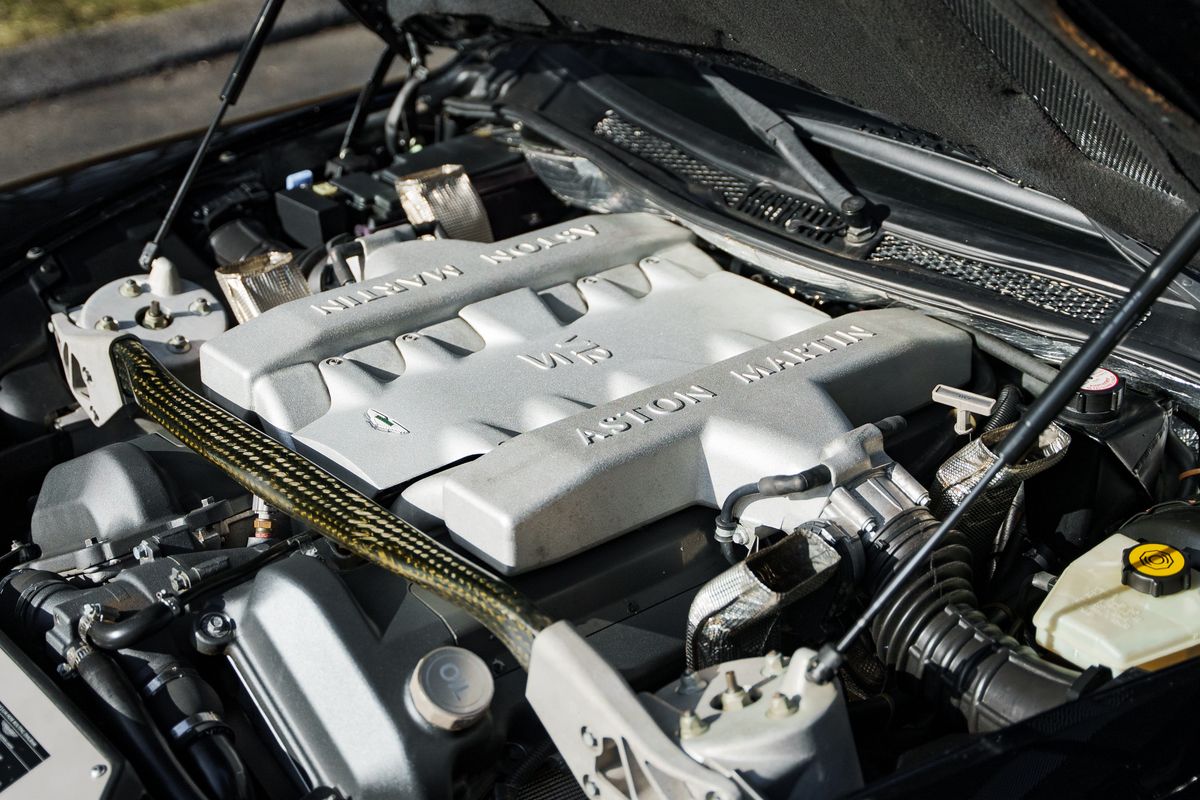2005 Aston Martin V12 Vanquish S